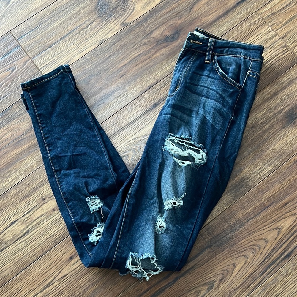 Ripped jeans, stretchy